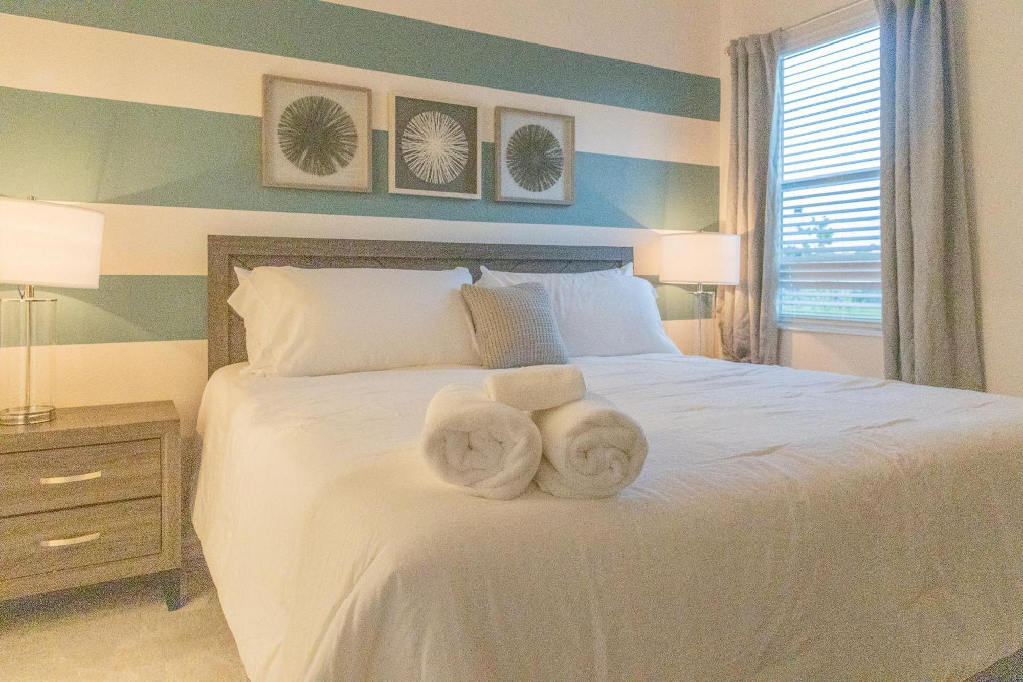 Waterfront Brand New Modern Luxury 8 Bedroom Pool House! Sleeps 16 Kissimmee Eksteriør bilde