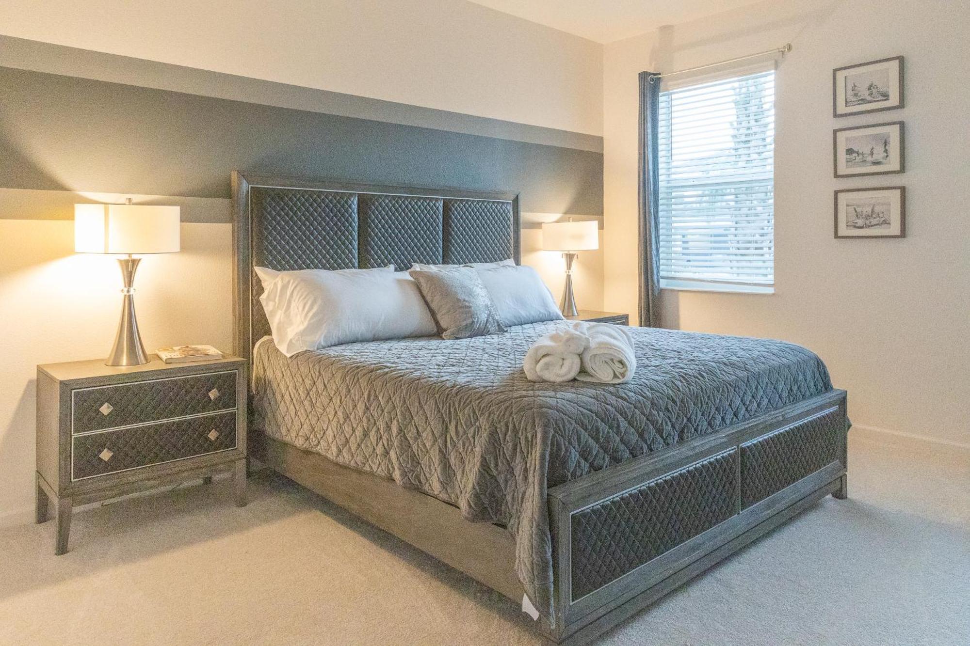 Waterfront Brand New Modern Luxury 8 Bedroom Pool House! Sleeps 16 Kissimmee Eksteriør bilde