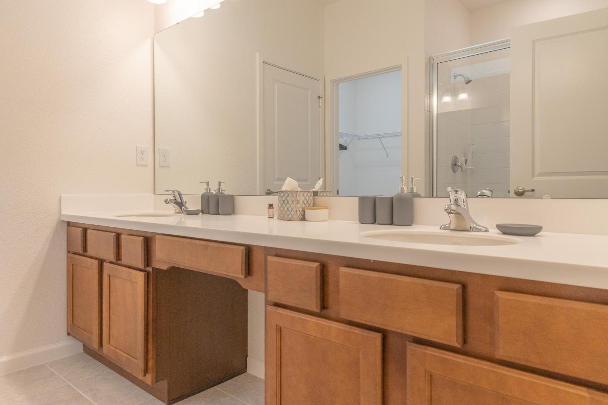 Waterfront Brand New Modern Luxury 8 Bedroom Pool House! Sleeps 16 Kissimmee Eksteriør bilde