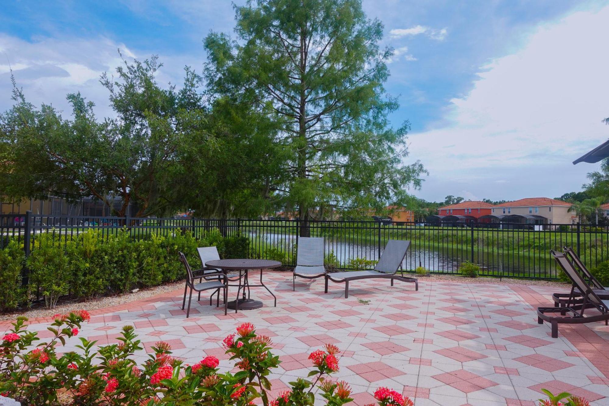 Waterfront Brand New Modern Luxury 8 Bedroom Pool House! Sleeps 16 Kissimmee Eksteriør bilde